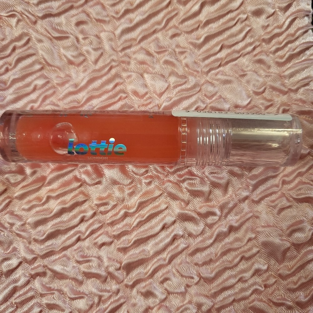 Lip Oil - Picture 3 of 4